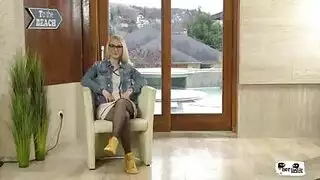 جلسة شرجية مكثفة مع شقراء رومانية ساخنة