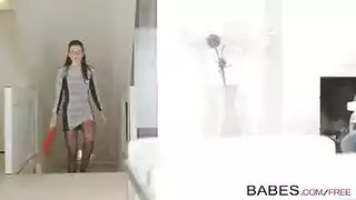 نيك مكتبي إكس إكس إكس: الشقراء تأخذ قضيب المدير الكبير في الحفرتين