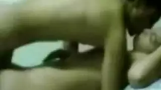 طالب ينيك جارته