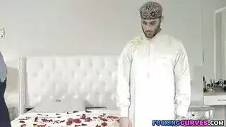 يتحرش بخته يتيمه