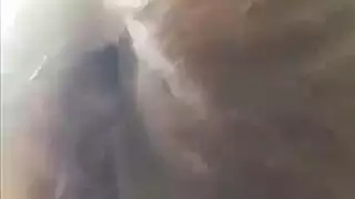 عربية خائنة تبلع سائل والد صديقها الثري بعد جلسة نيك شديدة