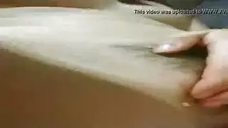البذلة الضيقة تُخلع من أجل جلسة بورن سكرية وحارة