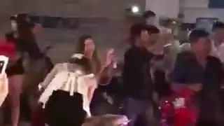 كرة القدم شد الشعر في سن المراهقة أسود