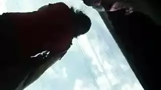 رجل عجوز يهاجم شابًا في فيلم إباحي