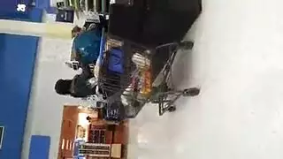 إباحية هاوية بريطانية: بلع المني وشرج