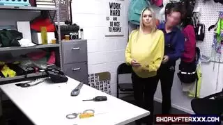 مطار حارس أمن