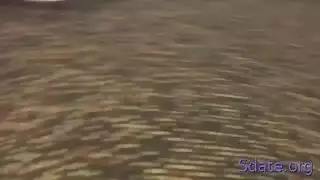 تهلع ملابسها