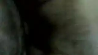 امن الشركة يمسك الموظفة