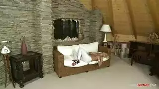 مراهقة سمراء براندي تمارس جنسًا عنيفًا مع مدربها الشخصي في جلسة لياقة