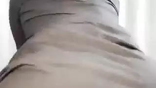 إباحية رمضان الصريحة: عاهرة عربية تستمني بلعبة كبيرة