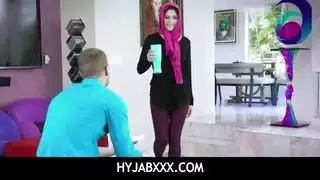 ليلة زفاف المؤخرة للفتاة العربية مع زوجها المستقبلي