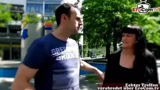 ربة منزل تركية ألمانية يتم اكتشافها لصناعة الأفلام الإباحية